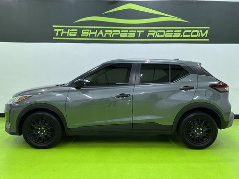 Used 2023 Nissan Kicks S FWD image 6