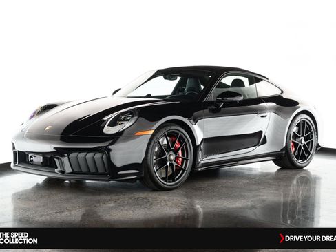 Used 2025 Porsche 911 Carrera GTS image 4