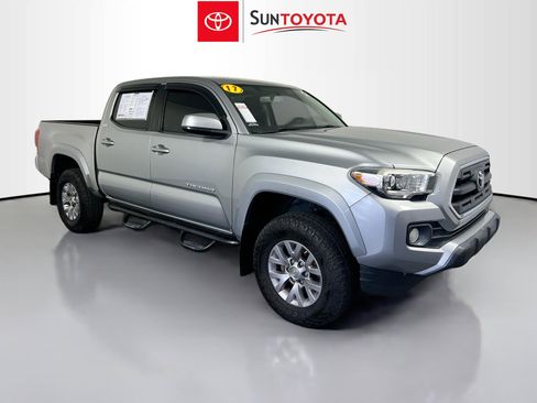 Used 2017 Toyota Tacoma SR5 w/ Tow Package RWD image 1