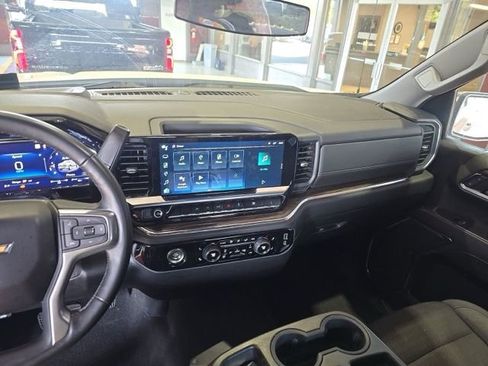 Used 2023 Chevrolet Silverado 1500 LT image 6