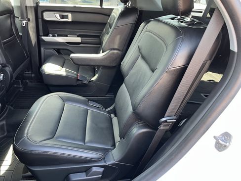 Used 2022 Ford Explorer Limited AWD/4WD image 18
