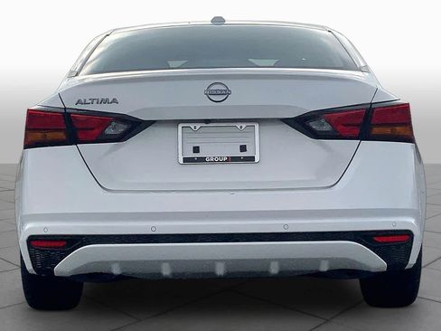 Used 2025 Nissan Altima 2.5 SV FWD image 5