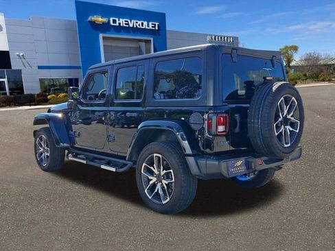 Used 2024 Jeep Wrangler Unlimited AWD/4WD image 23