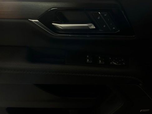 Used 2025 GMC Yukon XL Denali image 25