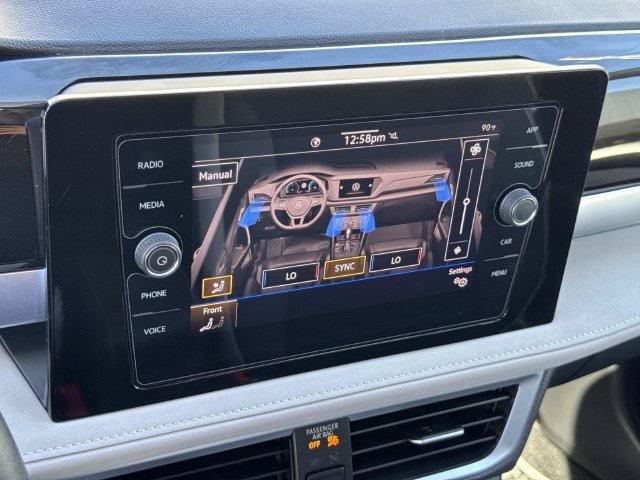 Certified 2025 Volkswagen Taos SE FWD image 14
