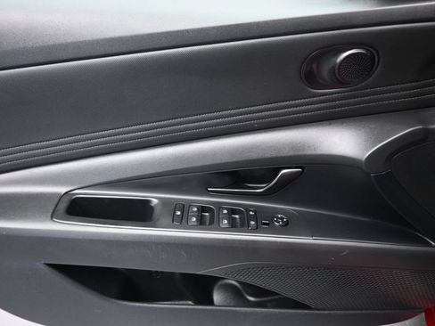 Used 2025 Hyundai Elantra Sport FWD image 10