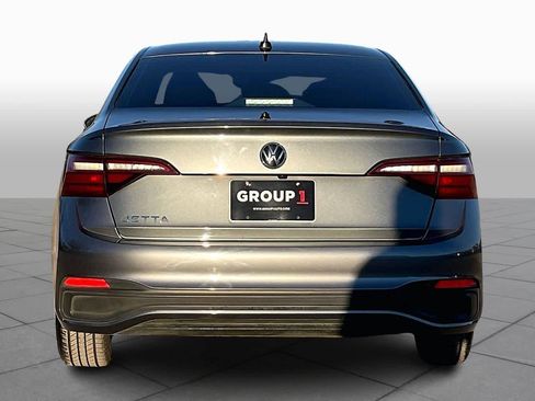 Used 2023 Volkswagen Jetta Sport image 4