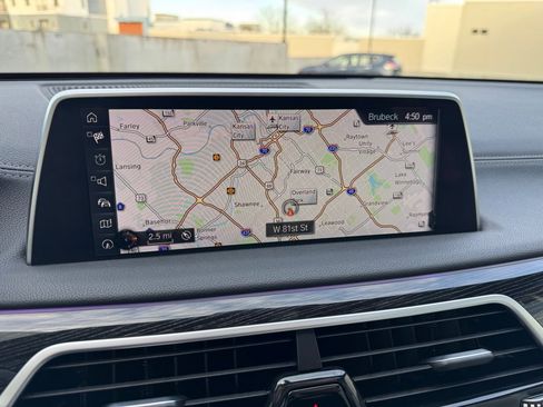 Used 2017 BMW 750i xDrive image 17