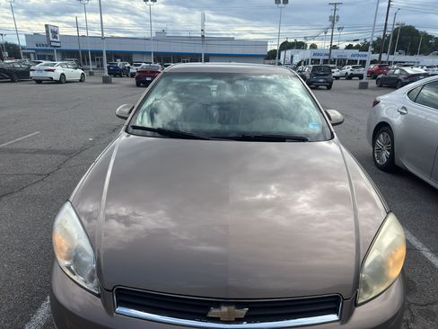 Used 2006 Chevrolet Impala LT w/ Preferred Equipment Group FWD image 16