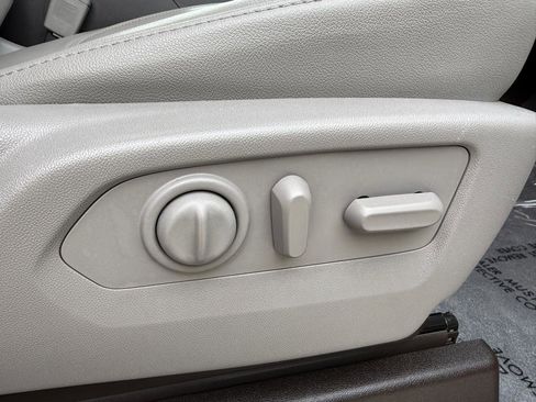 Used 2019 GMC Sierra 1500 SLT image 45