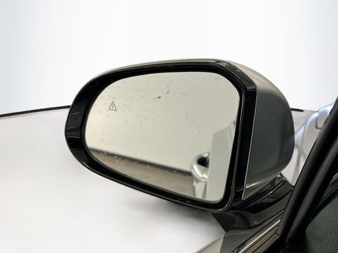 Used 2023 Hyundai Santa Fe SEL Premium image 16