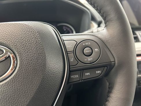 Used 2025 Toyota RAV4 XLE Premium image 23