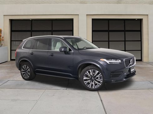 Used 2022 Volvo XC90 T5 Momentum w/ Protection Package Premier AWD/4WD image 34
