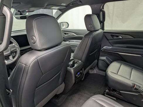 New 2026 Chevrolet Traverse LT w/ Midnight/Sport Edition AWD/4WD image 13