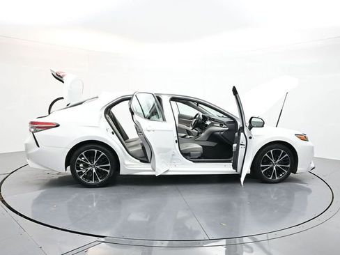 Used 2019 Toyota Camry L image 53