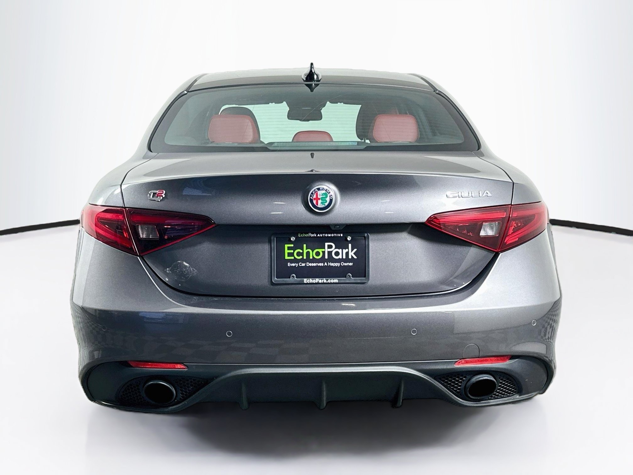 Used 2023 Alfa Romeo Giulia Veloce RWD image 7