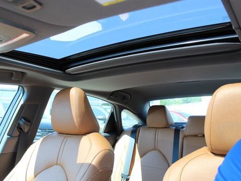 Used 2019 Toyota Avalon Limited w/ Advanced Safety Package FWD image 21