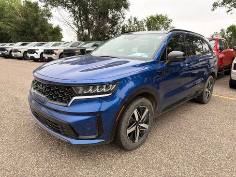 Used 2023 Kia Sorento S w/ Panoramic Sunroof Package FWD image 4