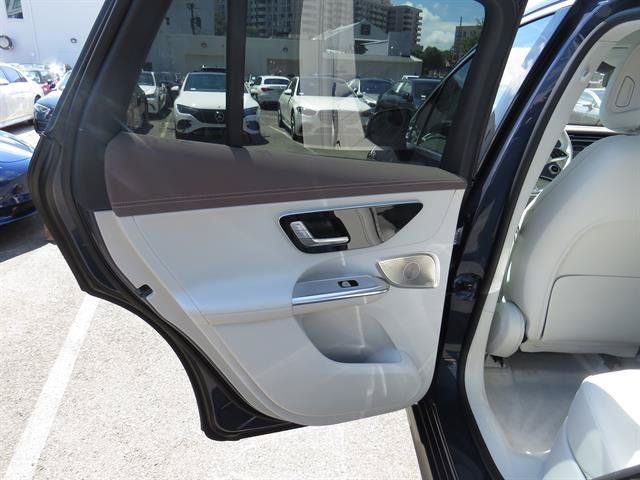 Certified 2023 Mercedes-Benz EQE 350+ 4MATIC SUV w/ Exclusive Trim Package image 25