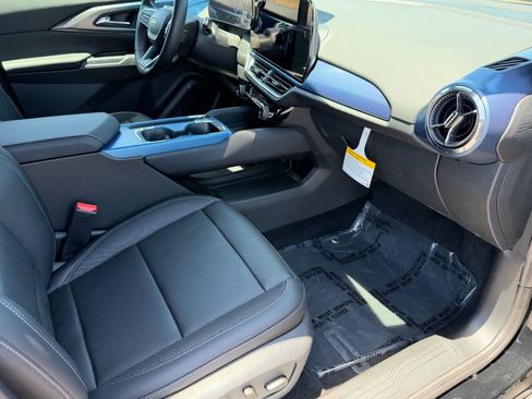 Used 2026 Chevrolet Equinox EV LT w/ Convenience Package II AWD/4WD image 12