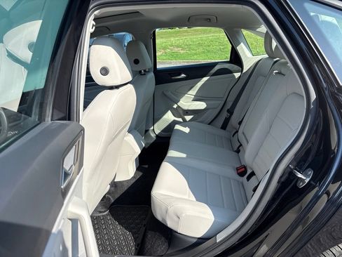 Used 2024 Volkswagen Jetta SE w/ Panoramic Sunroof Package FWD image 24