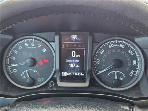 Used 2016 Toyota Tacoma TRD Off-Road image 11