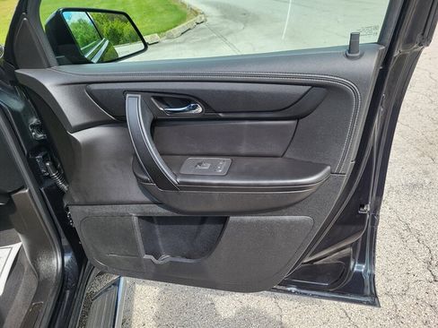 Used 2015 Chevrolet Traverse LT w/ LPO, 'HIT The Road' Package AWD/4WD image 27