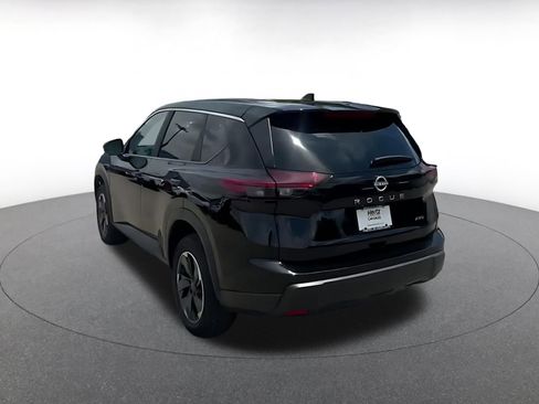 Used 2025 Nissan Rogue SV AWD/4WD image 11