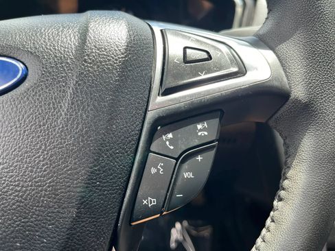 Used 2020 Ford Fusion SEL FWD image 16