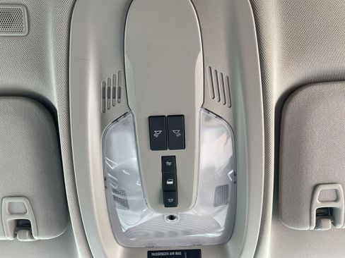 Used 2017 Chevrolet Equinox LT FWD image 7