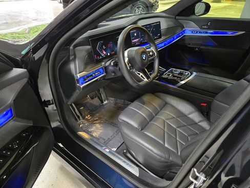 Used 2024 BMW 760i xDrive AWD/4WD image 20