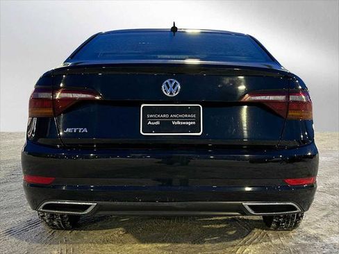 Used 2019 Volkswagen Jetta R-Line w/ R-Line Cold Weather Package image 4