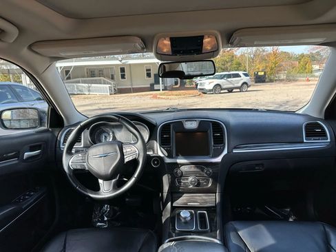 Used 2016 Chrysler 300 Limited image 15