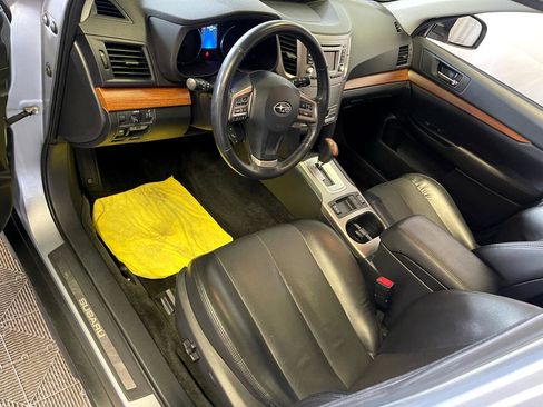 Used 2014 Subaru Outback 2.5i Limited image 24