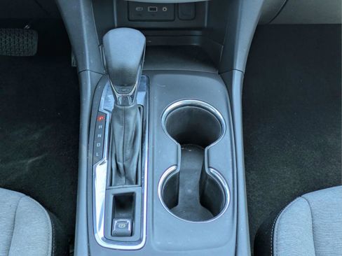 Used 2023 Chevrolet Equinox LT FWD image 16