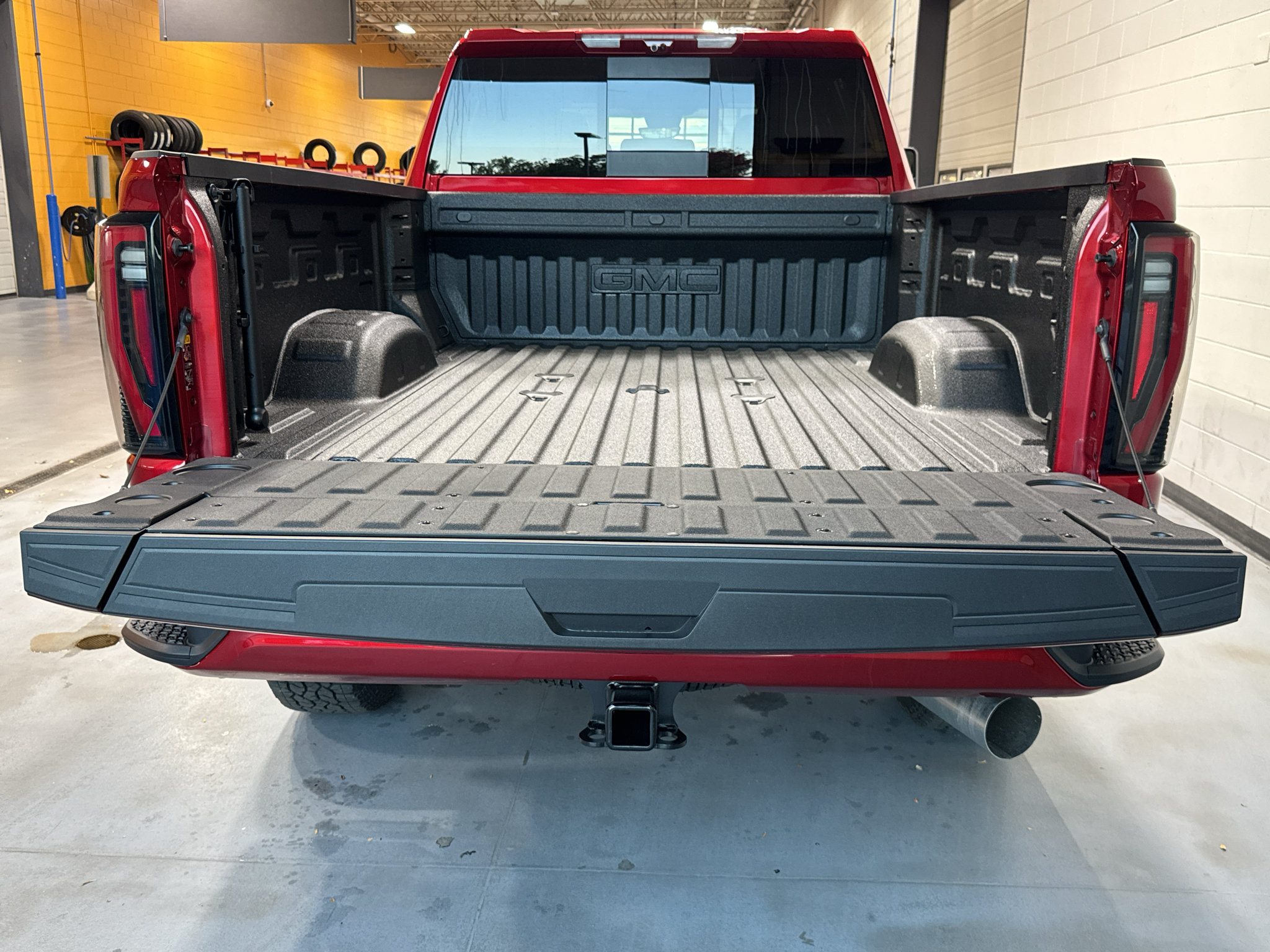 New 2026 GMC Sierra 2500 AT4 w/ AT4 Premium Plus Package AWD/4WD image 25