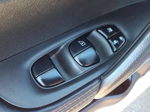 Used 2020 Nissan Rogue Sport S w/ Appearance Package FWD image 14