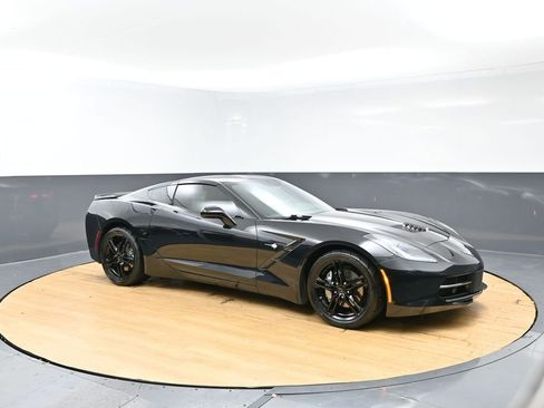 Used 2017 Chevrolet Corvette Stingray Coupe w/ 1LT RWD image 10