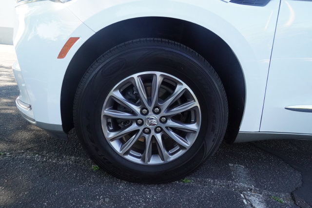 Used 2024 Buick Enclave Essence FWD image 31