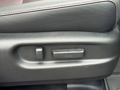 Used 2025 Honda Ridgeline Black Edition image 38