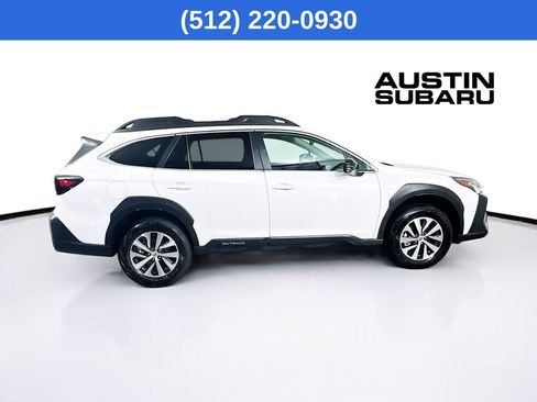 Used 2025 Subaru Outback Premium image 9