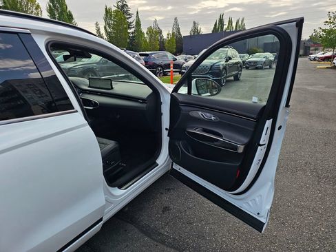 Certified 2025 Genesis GV70 3.5T Sport w/ Sport Prestige Package AWD/4WD image 28