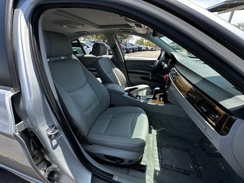 Used 2011 BMW 328i xDrive Sedan AWD/4WD image 13