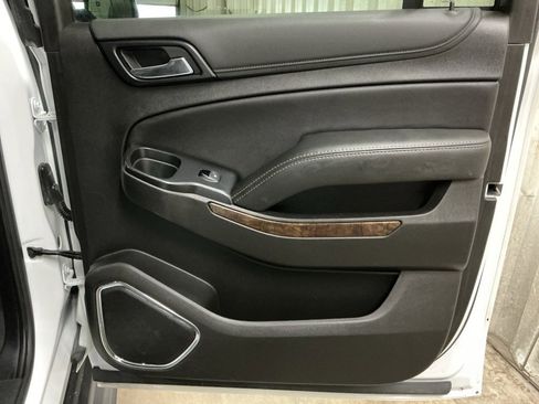 Used 2019 Chevrolet Suburban LT image 31