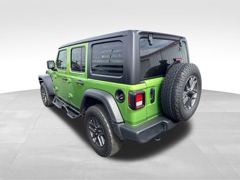 Used 2025 Jeep Wrangler Unlimited Sport AWD/4WD image 5