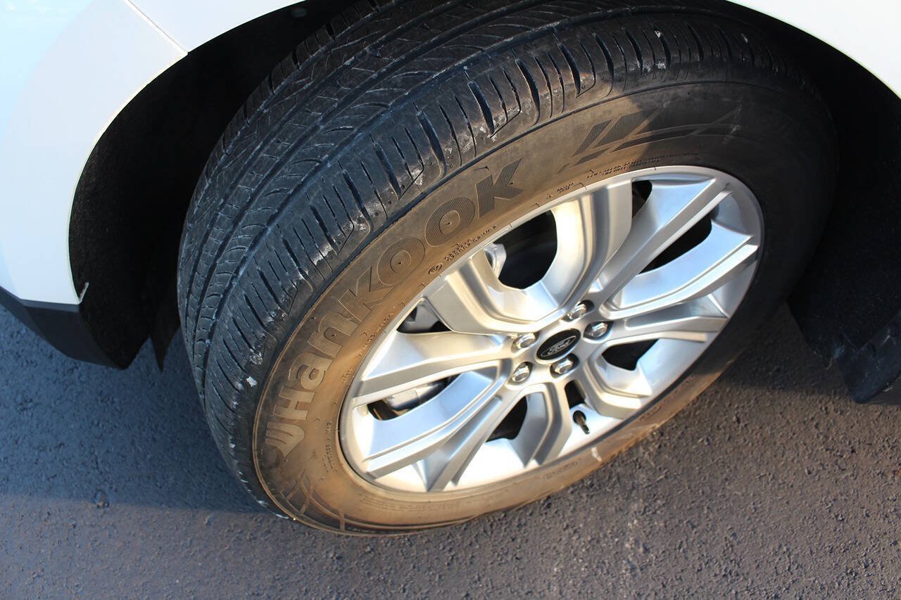 Used 2023 Ford Edge Titanium w/ Equipment Group 301A AWD/4WD image 8