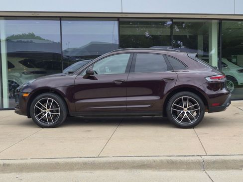 Certified 2024 Porsche Macan AWD/4WD image 2