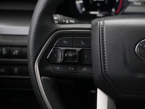 Used 2025 Toyota Tacoma TRD Off-Road AWD/4WD image 21