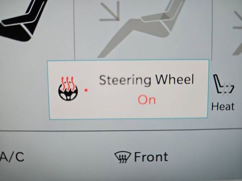 Used 2023 Chrysler Pacifica Touring-L image 50