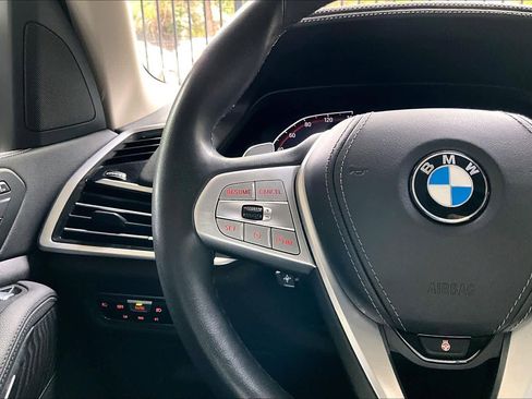 Used 2022 BMW X7 xDrive40i w/ Premium Package AWD/4WD image 23